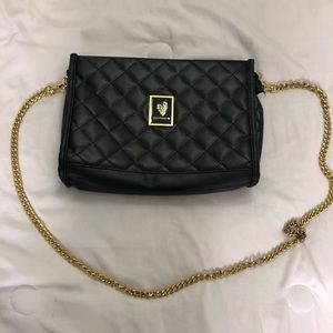 Black Younique crossbody purse